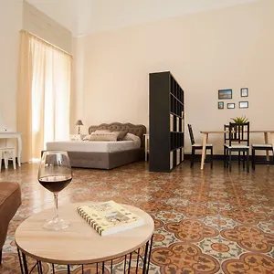 https://homes4holidays-teatro-massimo.sicilyhotelsitaly.net